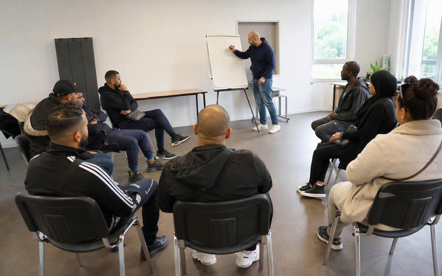 Séance de formation de médiateurs, en salle simple